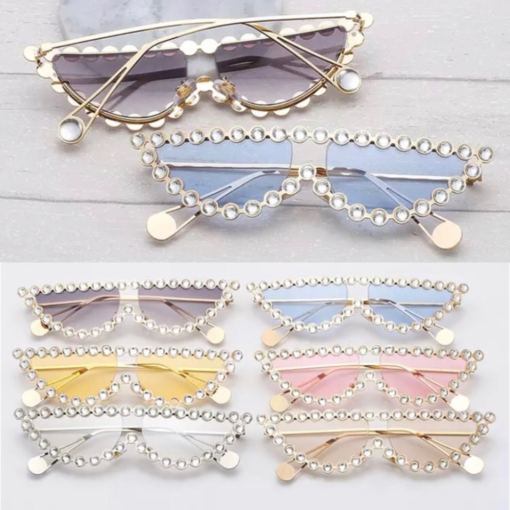 Rhinestone Sunglasses with Vintage shape